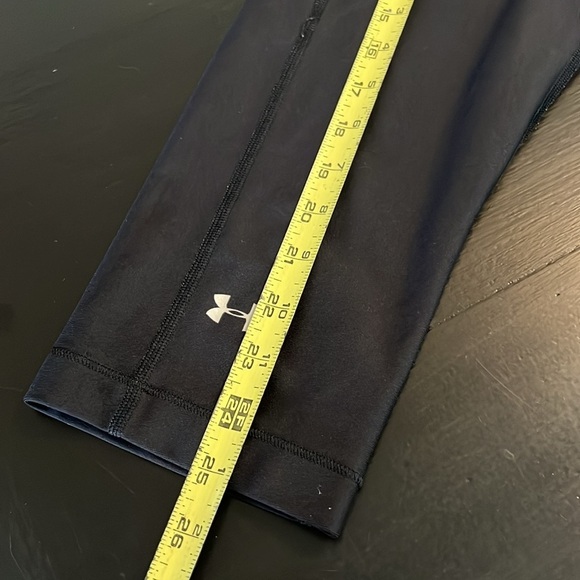 Under Armour Black capri Leggings - Picture 2 of 5